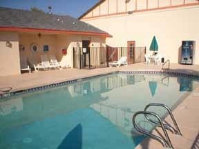 Econo Lodge Tolleson Pool