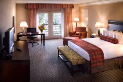 Holiday Inn Hotel & Suites - 