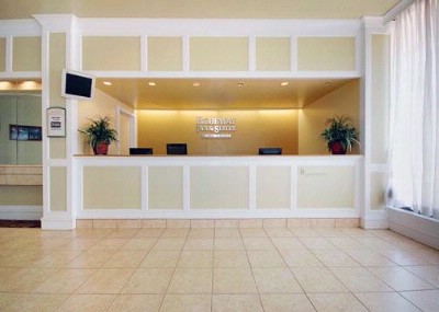 Rodeway Inn & Suites Hotel & Conference Center - Guest Lobby Area