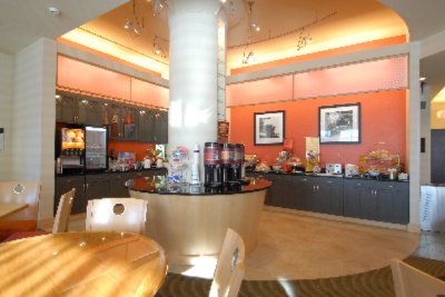 Hampton Inn at Camden Yards - Complimentary On The House® Hot Breakfast