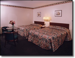 Econo Lodge - 2 Queen Beds
