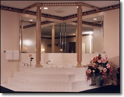Econo Lodge - Whirlpool Room