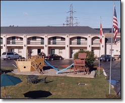 Econo Lodge - Playground