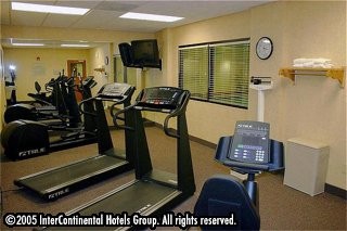 Holiday Inn Express & Suites - 