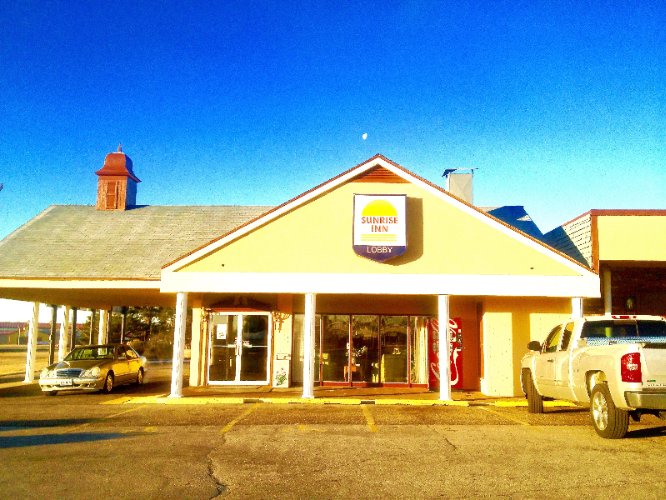 Best Value Hallmark Inn - 