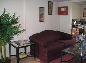 Econo Lodge of Rome - Sitting Area