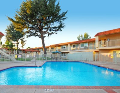 Quality Inn & Suites - Pool