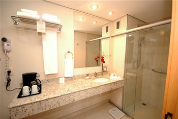 Executive Suite Bathroom