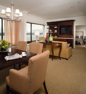 Crowne Plaza Hotels - Presidential Suite