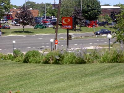 Econo Lodge - 
