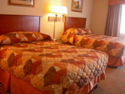 Econo Lodge - Two Double Bed Room
