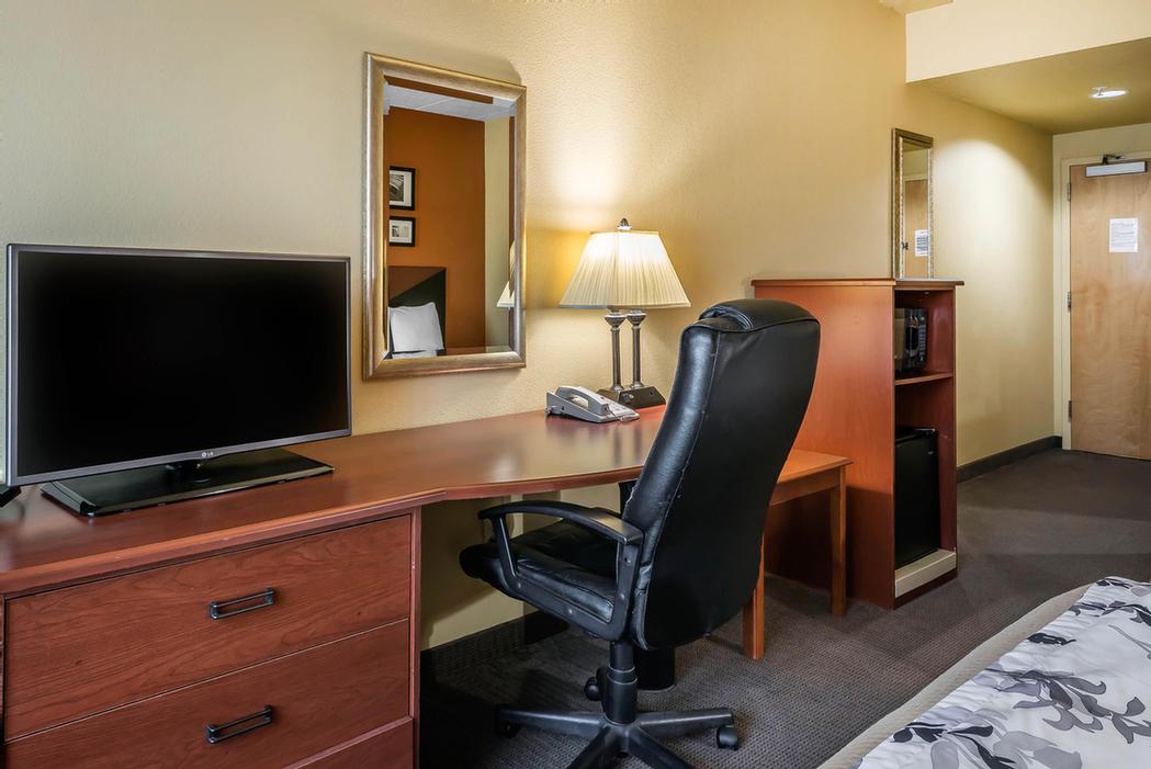 Sleep Inn Wildwood - King Suite With Sofa Bed