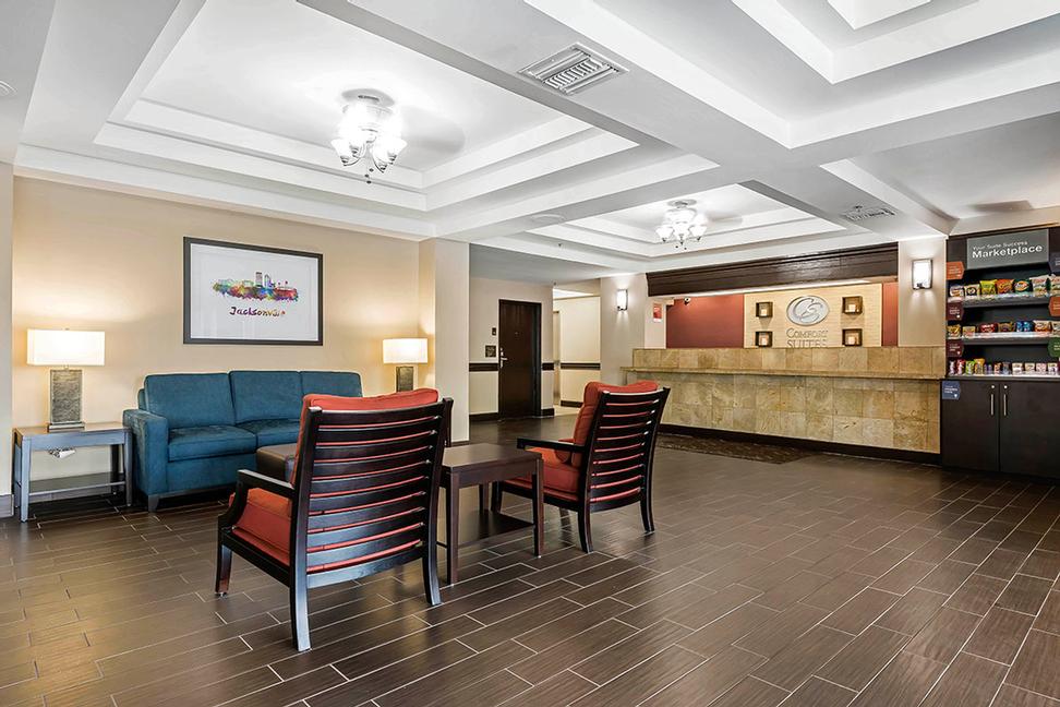 Amerisuites - Free Hot Breakfast Area