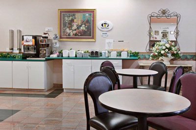 Super 8 Motel - 