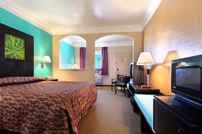 Super 8 Motel - 
