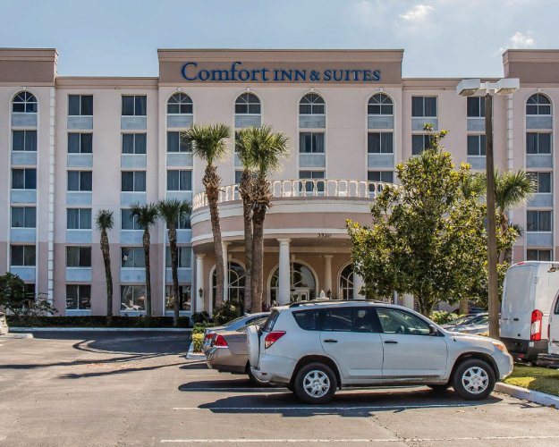 Comfort Inn & Suites - 