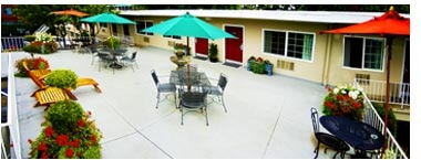 Campus Inn & Suites - Sun Deck