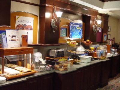 Holiday Inn Express - Complimentary Breakfast