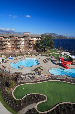 Outdoor Putting Green