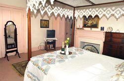 Benjamin Ellis Suite Bedroom