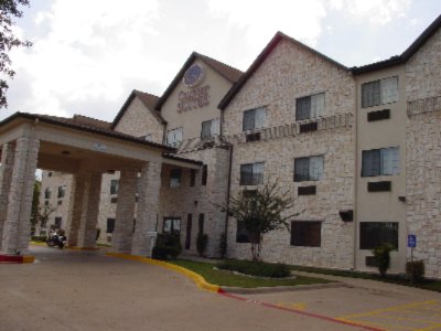 Comfort Suites - 