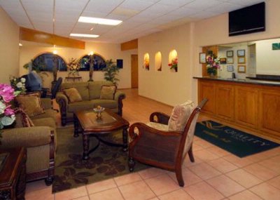 Quality Inn Airport - Lobby