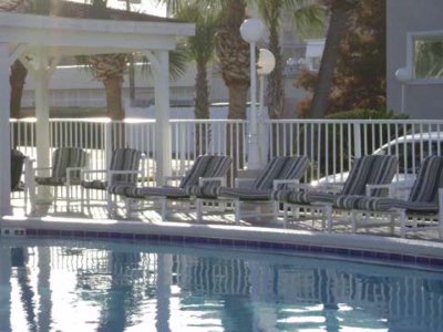 Destin Inn & Suites - 