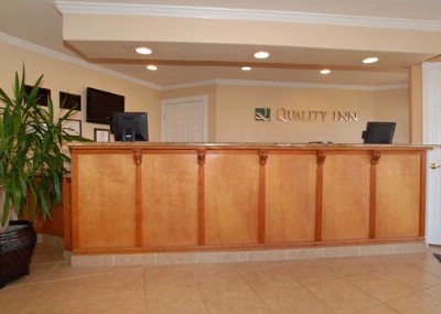Quality Inn - Front Desk