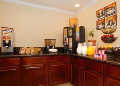 Quality Inn - Breakfast Lobby