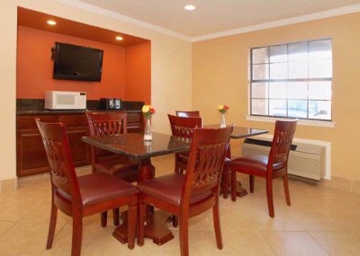 Quality Inn - Breakfast Lobby