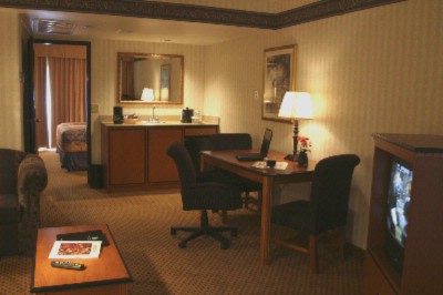 Embassy Suites Hotel El Paso - Guests Can Relax In A Spacious Two-room Suite Featuring A Private Living Room