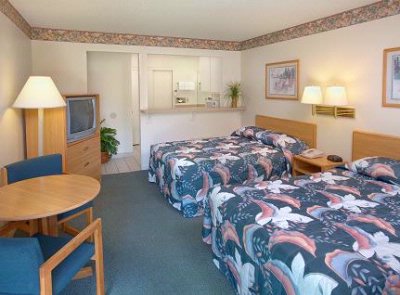 California Suites Hotel - Room With Two Beds