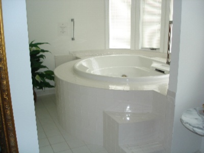 The Inn at Peralynna Manor - One Of Our 3 Over Size Jacuzzi Tubs