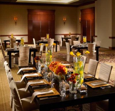 Warner Center Marriott - Concierge Lounge
