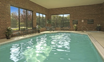 Hampton Inn Norfolk Naval Base - Relax In Our Heated Indoor Pool And Jacuzzi Tub. A Brand New Fitness Center Is Also Being Added This Winter. And For Those Of With Work To Do Or Just Need Directions To Print Stop By Our Complimentary Business Center.