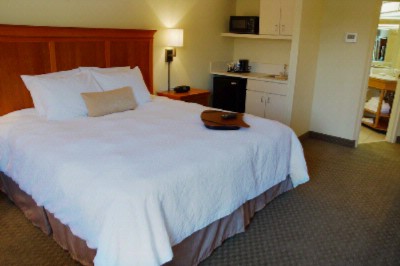 Hampton Inn Norfolk Naval Base - If Your Stayinga Few Nights Perhaps One Of Our Kitchenette Rooms Would Be More Comfortable.