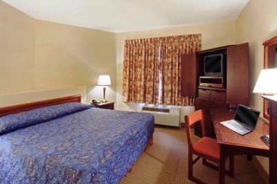 Econo Lodge - 