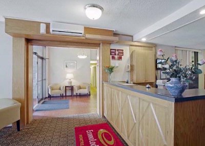 Econo Lodge - 