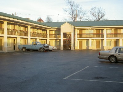 Executive Inn & Suites - 