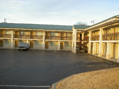 Executive Inn & Suites - 