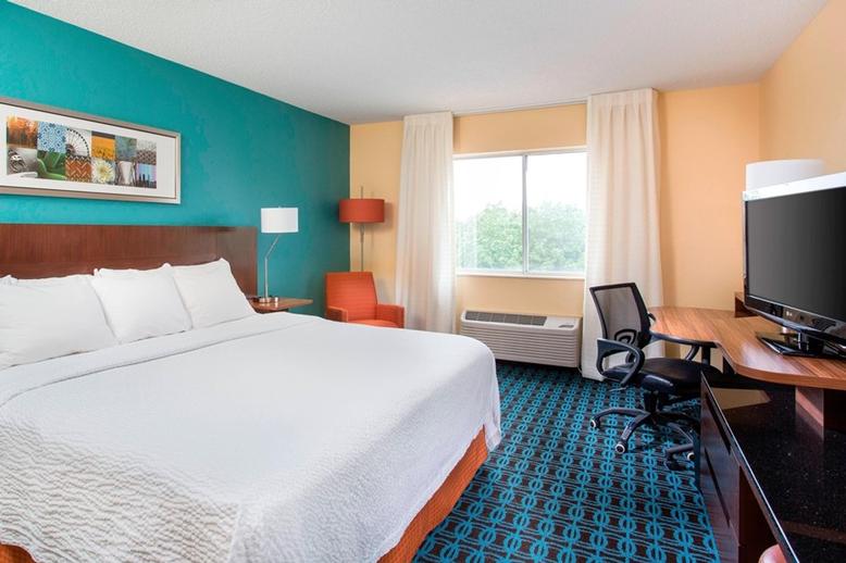 Greeley Fairfield Inn - King Room