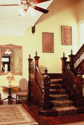 Queen Anne Lobby Entrance