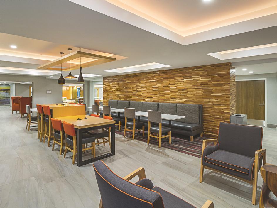 La Quinta Inn & Suites Santa Ana - Breakfast Room
