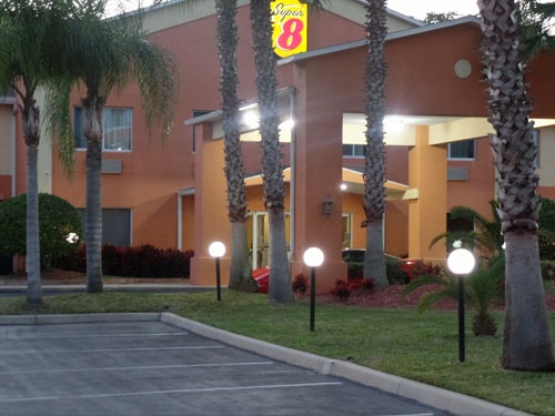 Super 8 Motel - 