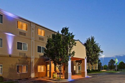 Wichita Holiday Inn Express - 