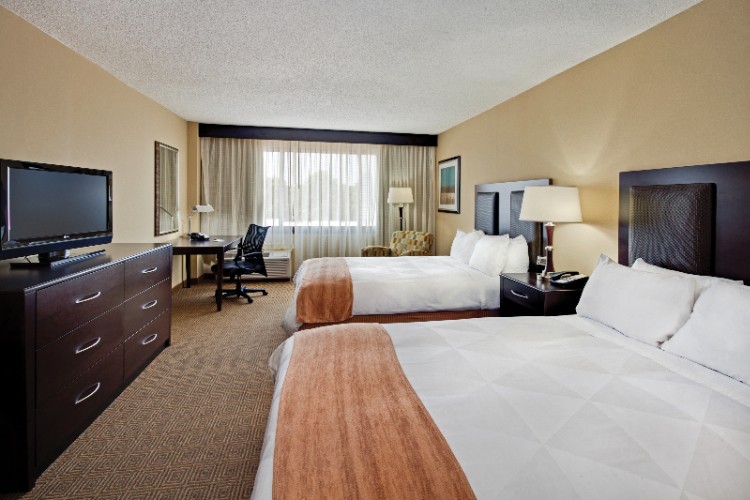 Radisson Hotel of Freehold - Winner's Circle Restaurant And Lounge