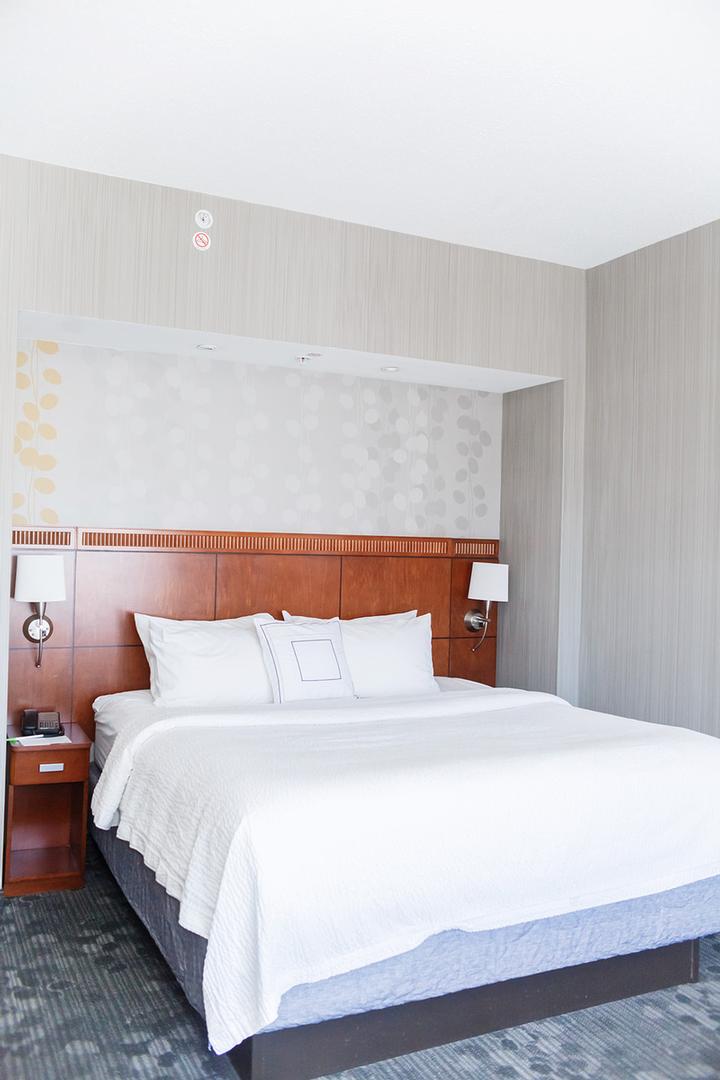 Courtyard by Marriott Shadyside - 