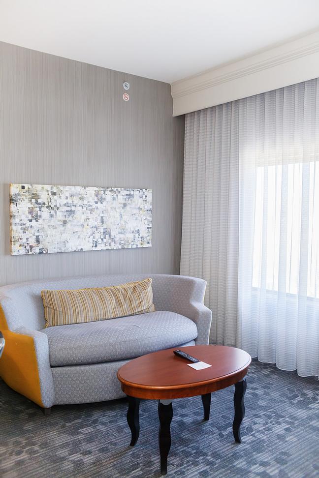 Courtyard by Marriott Shadyside - 