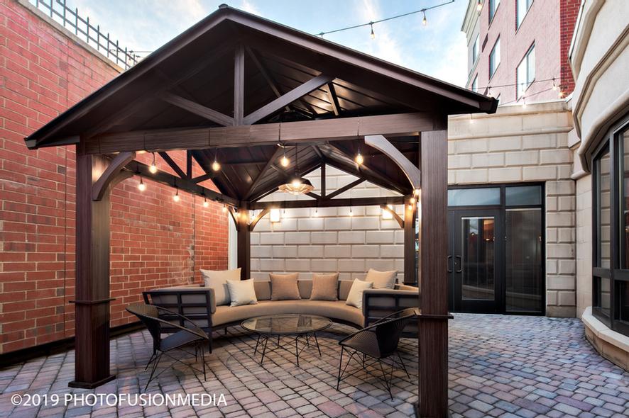 Courtyard by Marriott Shadyside - Courtyard Waterfall