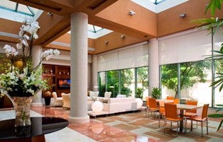 Doubletree by Hilton San Juan - Hotel Lobby